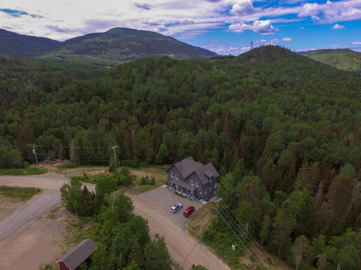 Vue Sur La Montagne Villa LʼAnse-Saint-Jean Eksteriør bilde
